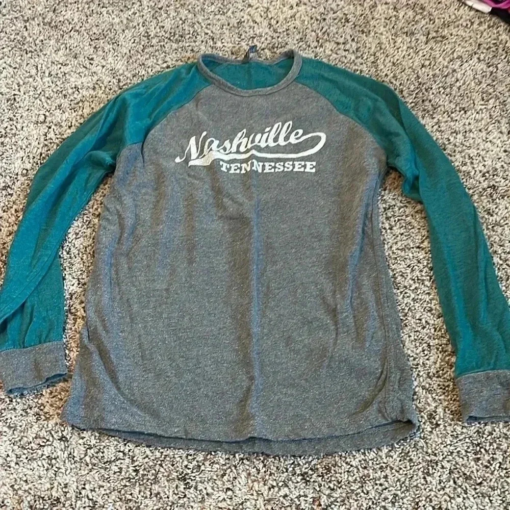 Long sleeve shirt size medium